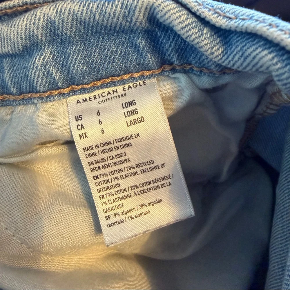 American Eagle Outfitters Light Blue Denim Jeans